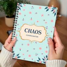 1本花卉图案螺旋笔记本，封面印有“CHAOS COORDINATOR”字样，内页100页（50张），实用性强，适合工作、学习、课堂笔记、日记和日常计划。是毕业、生日、记录灵感等场合的绝佳礼物，也是馈赠佳品。 - W - 查看 4
