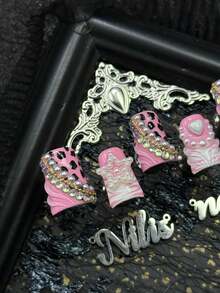 10件套短鸭子美甲亚克力套装，粉色美甲，粉白法式美甲，手绘黑色豹纹斑点、粉色斑点、粉色斑马纹、透明水波纹等几何图案，3D白色珍珠星星、串珠珍珠、白色爱心、串珠金色小圆珠等美甲配件 - 粉色 - 查看 5