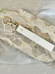 Customized Letter PU Leather Keychain, Personalized Wristlet Keychain, Wedding Party Favors, Car Keychain, Unisex Leather Keychain, Graduation Gift 2026 - Multicolor - View 3