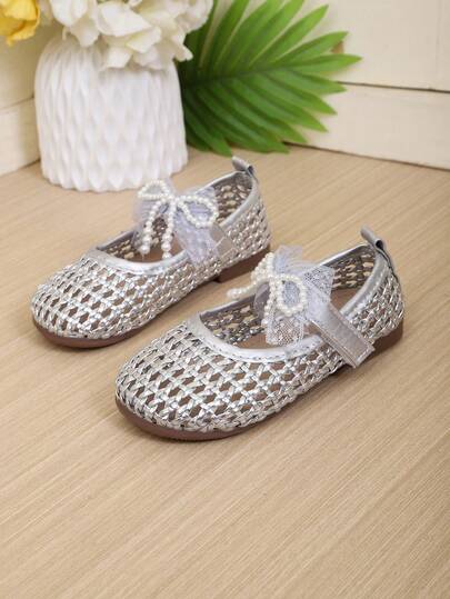 New Summer Woven Hollow Sandals, Pearl Bow Decor Princess Shoes, Comfortable Soft Flat Shoes For Girls
