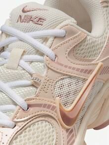 耐克女款 W NIKE V5 RNR 休闲运动鞋，低帮 IH5088-001 - 白色 - 查看 7