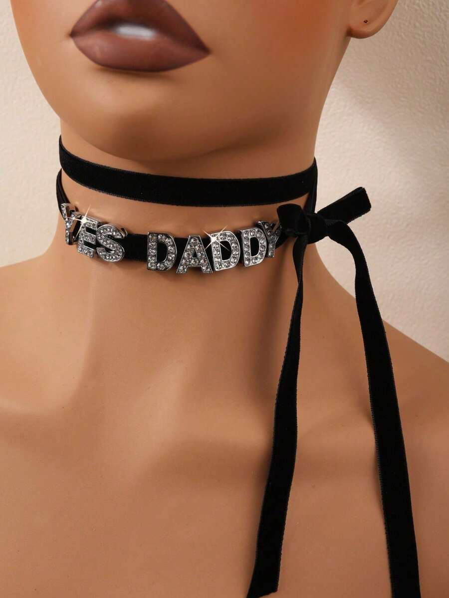 Bộ 4 chiếc vòng cổ choker nhung in chữ lấp lánh kiểu Punk mới, phong cách Châu Âu và Mỹ, trang sức nữ, phụ kiện đường phố Hip Hop, dây đeo thân, phụ kiện nội y gợi cảm, thích hợp cho Halloween, Giáng sinh, tiệc Valentine. - Nhiều màu - Xem 1
