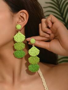 OOQ 1 Đôi bông tai dài thủ công kiểu Bohemian làm từ rơm raffia và vỏ sò, thiết kế hình học, thích hợp cho bãi biển, kỳ nghỉ, lễ hội, tiệc tùng, ngày lễ, đám cưới, Ngày của Mẹ, quà tặng cho phụ nữ. - Màu xanh lá cây chuyển màu - Xem 2