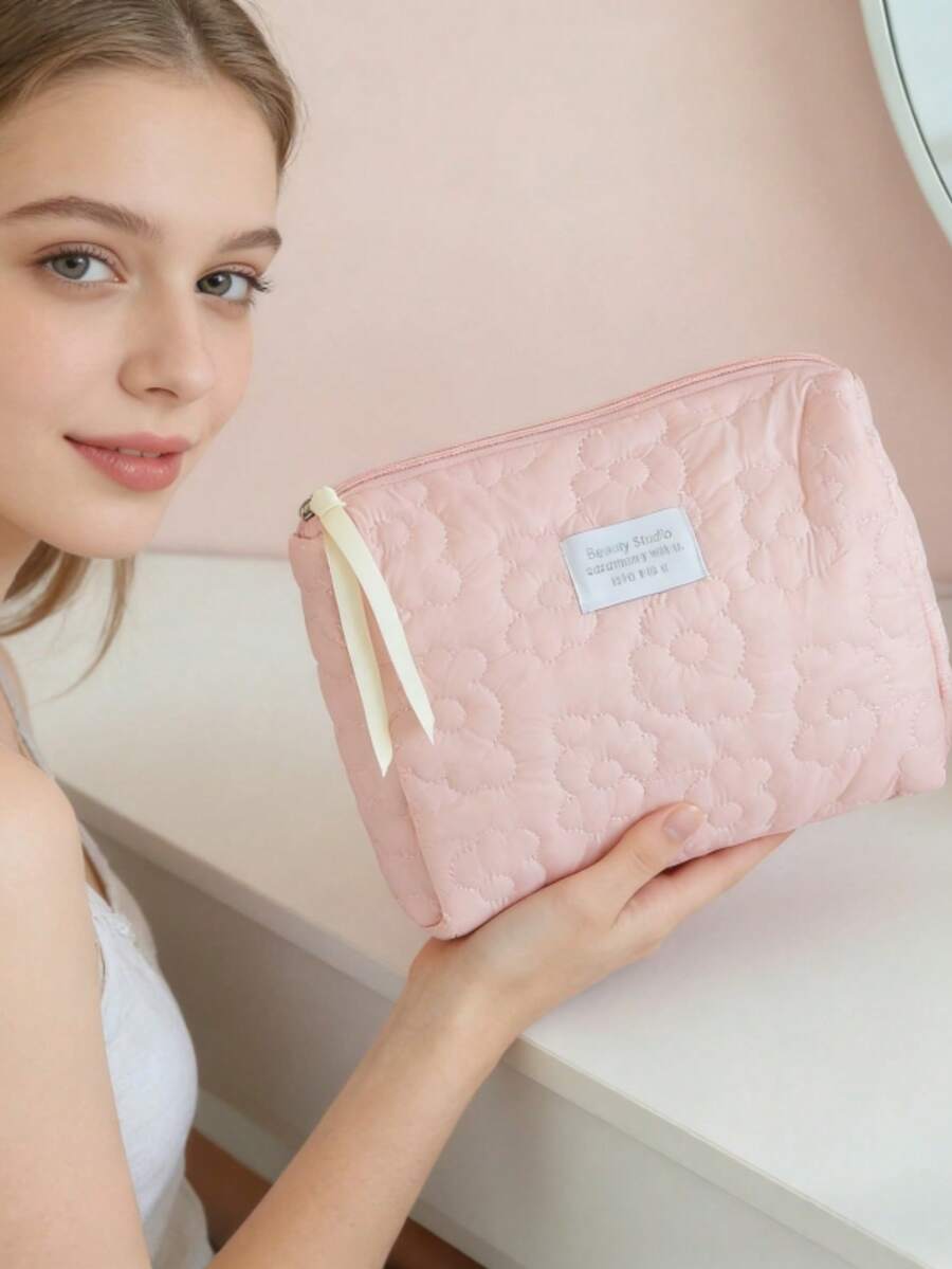 1pc Pink Quilted Cloud Cosmetic Bag, Fashionable Casual Large Capacity Portable Zipper Toiletry Bag, Travel Cable & Phone Organizer - Baby Pink - View 1