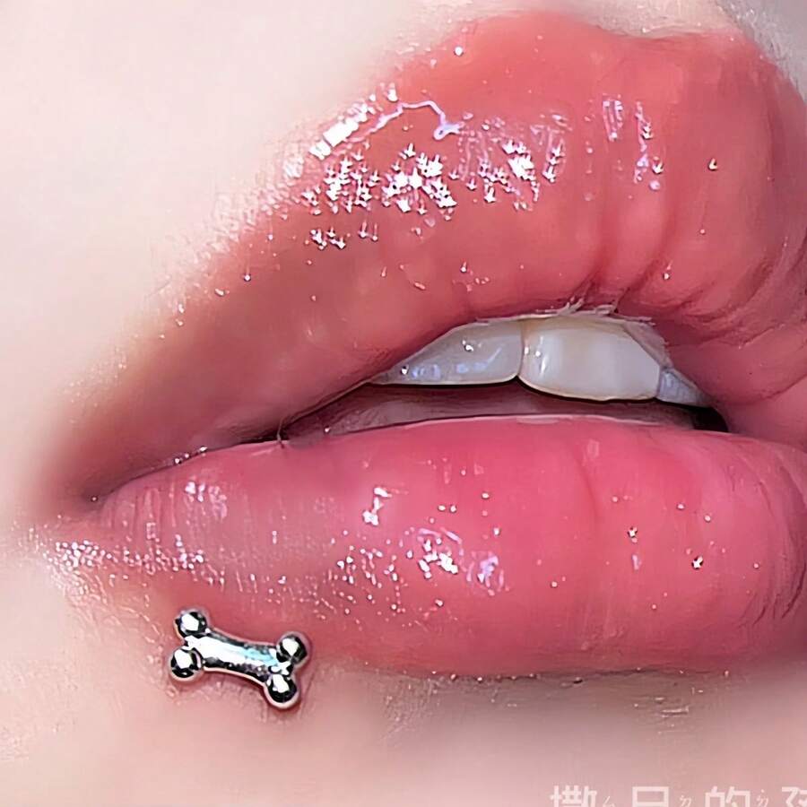 可爱钛钢内螺纹唇/鼻钉，独特迷人的穿刺饰品 - 小骨頭 唇釘 - 查看 1