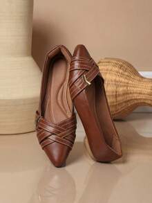 Women's Pointed Toe Flat Shoe In Caramel With Arrow Embellishment - Elegant, Casual, Chic, For Work. - Lạc đà - Xem 4