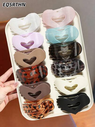 Sweet And Chic, Versatile Style. The Heart-Shaped Snap Fastener Is Highly Appealing! It Has A Matte And Smooth Texture, Which Is Elegant And Long-Lasting. The Hollow Heart Design Exudes A Sweet Girl Vibe. The Snap Fastener Is Strong And Not Loose. It Is Suitable For Daily Commuting, Date Outings, Etc., And You Can Easily Switch To A Sweet And Cool Style.