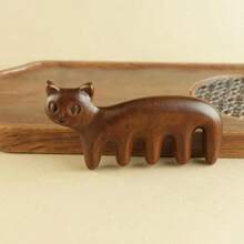Peigne à cheveux en forme de chat en bois de santal, de taille portable, fait main. Peigne de massage de la tête pour favoriser la circulation sanguine. Peigne multifonctionnel à cinq dents - Multicolore - Voir 3