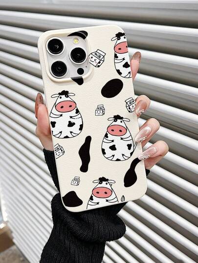 Ốp lưng in hình bò sữa và hộp sữa hoạt hình dễ thương, họa tiết 2D phủ toàn bộ, kiểu dáng cổ điển mới, sang trọng, chất liệu giả da màu trắng mềm mại, phù hợp với 17/16/15/14/13/12/11/Pro/ProMax/X/XR/XS/XSMAX/7/8/PLUS/Air/SE2/3, món quà lý tưởng cho bạn bè, gia đình, người yêu, chính bạn, sinh nhật, ngày lễ.