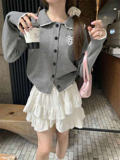 女士休闲翻领撞色短款针织开衫，带心形、蕾丝、蝴蝶结装饰，宽松长袖前开衫，秋冬