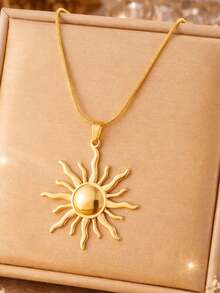 1pc Minimalist Fashionable Metal Sun Pendant Necklace, Suitable For Women's Daily, Dating, Beach Vacation Wear, An Excellent Gift For Loved Ones - Gold - View 2