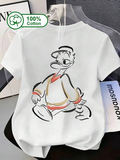 Disney قميص قطن قصير الأكمام 100% قطن للنساء من ديزني، مطبوع بطبعة يد مرسومة لبطة كرتونية، مناسب للخروجات اليومية والمدرسة والخروج مع الأصدقاء وارتداؤه في حدائق ديزني. قميص مطبوع بميكي وأصدقائه.