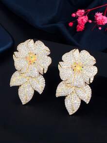 1 set de boucles d'oreilles pendantes fleur et feuille plaquées or jaune avec zirconium cubique micro-serti. Bijoux de luxe CZ pour femmes, mariées, demoiselles d'honneur, mariage, fiançailles, banquet, fête. Cadeau pour petite amie/épouse - Blanc - Voir 8