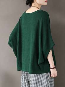 Solid Color Loose Linen Asymmetric Hem T-Shirt, Loose 3/4 Sleeve Round Neck Top, Relaxed Fit Slimming Design, Loose Batwing Sleeve Unique Top, Suitable For Commuting And Casual Wear Summer - Dark Green - View 2