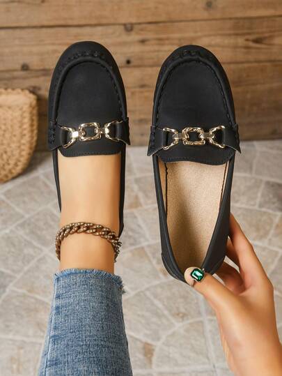 1 par de mocasines con hebilla de metal negra clásica, acabado mate en la parte superior, diseño plano suave, versátil para el trabajo y el uso casual, cómodo y no abrasivo.