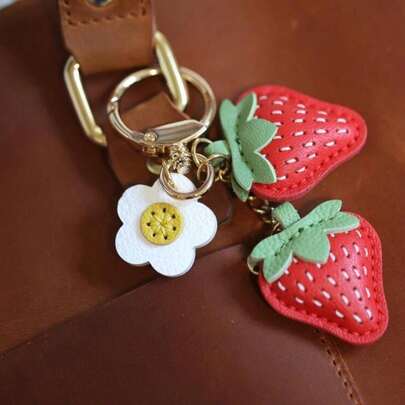 Móc khóa túi hình dâu tây và hoa cúc bằng lông giả, mặt dây chuyền trái cây bằng da thủ công dễ thương, móc khóa trang trí túi hình dâu tây, móc khóa túi hình dâu tây, móc khóa túi hình hoa cúc, móc khóa túi dạng dây chuyền, móc khóa túi màu vàng, móc khóa túi màu đỏ, móc khóa túi hình trái cây sống động như thật, móc khóa túi xách nữ, mặt dây chuyền ví, móc khóa túi xách, trang trí túi xách, trang trí ba lô, phụ kiện túi xách, quà tặng cho người yêu thích trái cây.