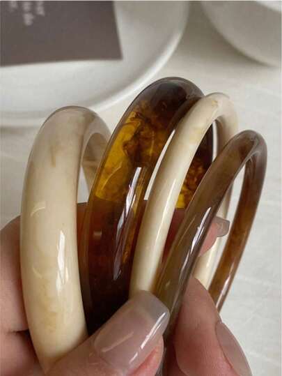 A Vintage Bracelet With Elegant Resin Marble Pattern For Spring And Summer, With A Fashionable And Simple Design, Suitable For Casual Wear, And Fashionable Jewelry Suitable For Daily And Party Occasions All Year Round