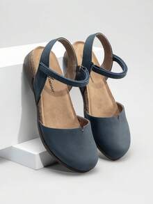 Athlefit Women's Buckle Strap Slingback Sandals, Retro Closed Toe Cork Flat Shoes, Casual Outdoor Beach Sandals - Navy - 查看 2