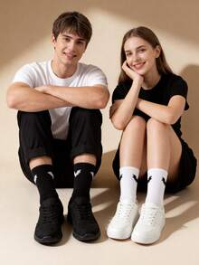 1/6 par (entrega aleatoria) Calcetines tipo tripulación con diseño de murciélago de dibujos animados, unisex y frescos, de moda y versátiles para el uso diario, primavera y otoño - Blanco y Negro - Ver 3