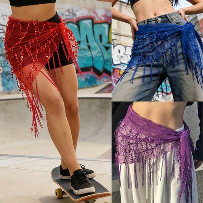 一件式女士肚皮舞服装，三角形设计，腰链饰有亮片和流苏裙摆，裹身式纱丽风格，适合狂欢节、派对、夜总会、海滩、异域风情、波西米亚风、复古风等场合。