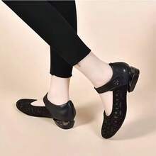 Women's Low Heel Hollow Out Shoes, Crystal Breathable Round Toe Mary Jane Retro Outdoor Shoes - Black - View 3