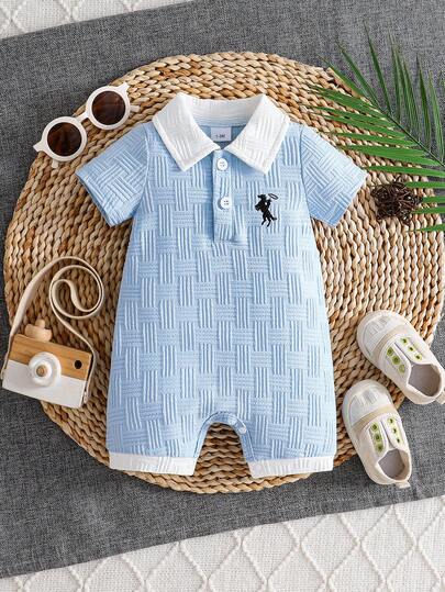 Bộ áo liền quần tay ngắn cổ polo cho bé sơ sinh và trẻ nhỏ mùa xuân/hè, màu xanh nhạt, họa tiết thêu, cổ áo, kiểu dáng thường ngày.