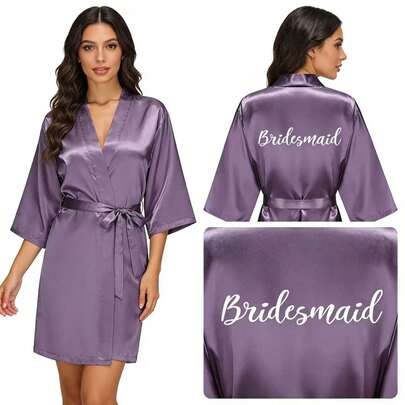 一件金色箔纸字母睡袍，新娘及伴娘字母组合睡袍，新娘派对准备服，婚礼仪式及宴会配饰，女士春夏伴娘睡衣，新娘礼服，单身派对睡袍，新娘睡袍，婚礼派对用品，户外婚礼，节日派对用品，浴室装饰，返校季