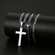 这款中性风格的十字架项链配有5毫米粗的坚固不锈钢菲加罗链，并饰有中性风格的十字架吊坠。 - 銀色 - 查看 1