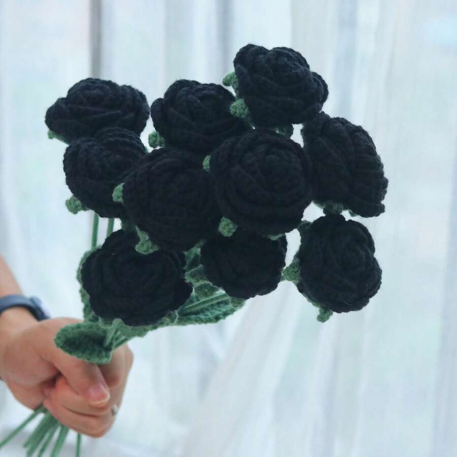 1/3/6/10 Pcs Handmade Crochet Rose Bouquet, Decorative Flower Bouquet, Artificial Flowers, Handmade Flowers, Yarn Flowers. Bridal Bouquet, Her Gift, Mother's Gift, Teacher's Gift, Creative Gift. Suitable For Home Decor In Restaurant, Living Room, Bedroom, Wedding, Party. Suitable For Spring/Summer Decor, Wedding Season, Graduation Season, Thanksgiving, Back To School, Anniversary, Birthday And Other Holidays - Black - View 1
