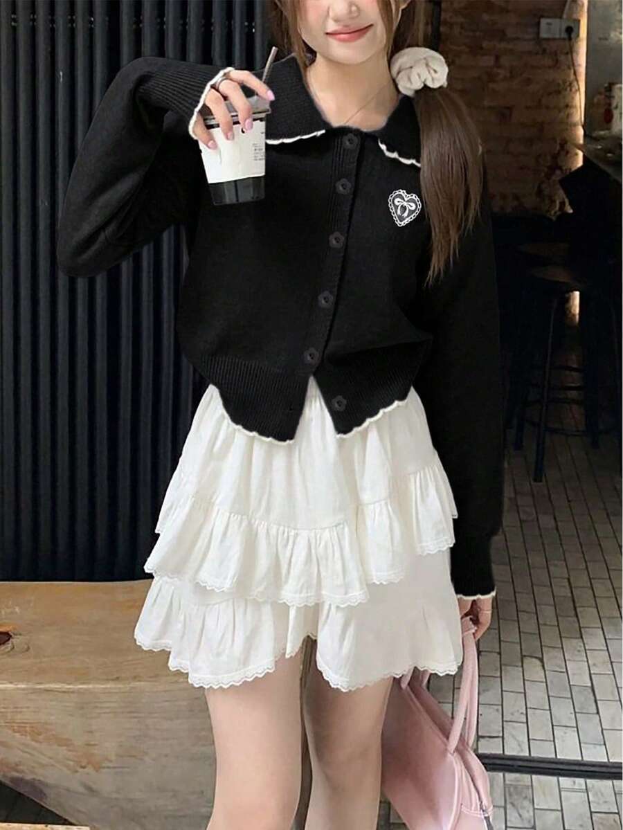 女士休闲翻领撞色短款针织开衫,饰有心形、蕾丝和蝴蝶结,宽松长袖开襟毛衣,秋冬黑色 - 黑色 - 查看 1