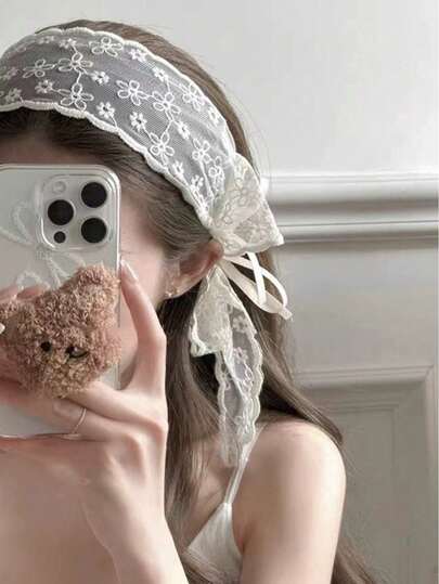 法式网纱田园蝴蝶结女士发带，蕾丝缎带宽发箍发饰，时尚高端，适合日常佩戴、节日活动和派对，是送给女性的精美头饰礼物。