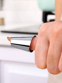 2pcs Multi-Function Thumb Vegetable Peeler, Garlic Peeler, Nail Protector - Silver - View 2