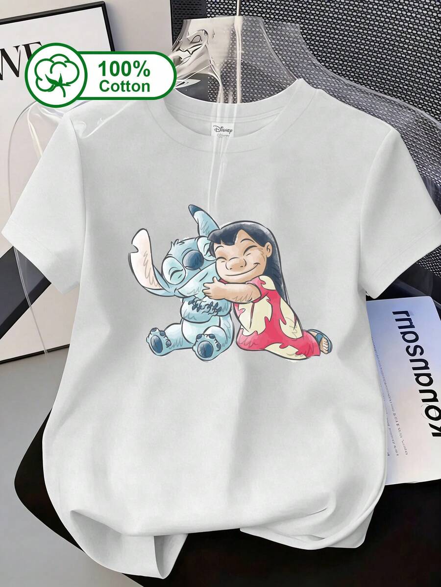 Disney 女士休闲日常穿着，100%纯棉短袖T恤，印有史迪奇和莉萝拥抱图案，适合喜欢史迪奇并追求温柔治愈风格的消费者，也非常适合亲子装。夏季服装，白色印花T恤 - 白色 - 查看 1