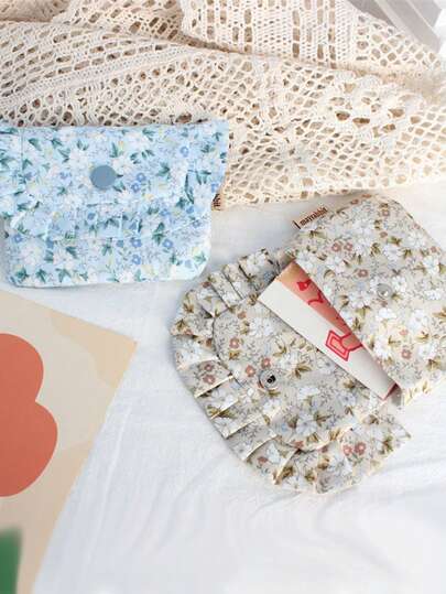 1个可爱碎花印花零钱包，荷叶边设计，便携方形卡包，时尚帆布零钱包，多功能卡包，轻便现金袋，可装身份证、信用卡，翻盖设计，学生收纳袋