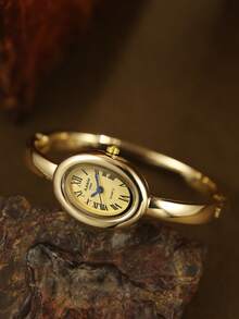 1 pieza Reloj de cuarzo para mujer con diseño de brazalete dorado, esfera con números romanos, elegante y minimalista, adecuado para uso diario, regalo para cumpleaños, graduación, fiesta - Dorado - Ver 2