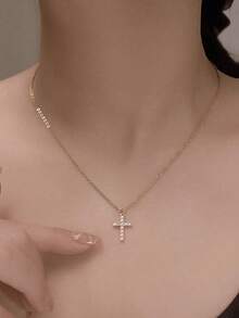 1件装不锈钢十字架项链，镶嵌锆石，适合女士日常佩戴 - 彩色 - 查看 3