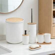 Bộ đồ dùng vệ sinh phòng tắm 6 món, vỏ nhựa mạ điện, bộ phụ kiện phòng tắm, đồ dùng nhà tắm, bao gồm: bình đựng xà phòng, giá đựng bàn chải đánh răng, cốc đánh răng, hộp đựng xà phòng, cọ toilet và thùng rác. Bộ đồ dùng vệ sinh để bàn trong phòng tắm, đồ dùng thiết yếu cho phòng tắm, đồ trang trí phòng tắm, có thể dùng làm quà tân gia, quà nghỉ lễ, quà Valentine, quà sinh nhật. - Bộ sản phẩm phòng tắm nắp tre - Xem 4