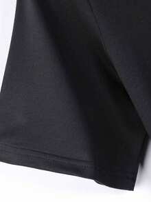 Men's Regular Fit Short Sleeve T-Shirt And Shorts Set, Personality Print Pattern Fashion Casual Outgoing Outfit, Pocket Design Elastic Waist Drawstring Pants, Suitable For Basketball, Fishing, Outdoor Sports, Great Gift For Husband Or Boyfriend,T-Shirt And Shorts Set, Two Piece Set, Casual Set, Summer Outfit, Lounge Set, Short Sleeve Set, Cotton Set, Mens Set,Matching Set, Sport Set, Tracksuit Set, Comfort Set, Daily Outfit, Lounge Wear,Casual Wear,Cotton T-Shirt, Casual Tee, Short Sleeve, Crew Neck, Vintage Tee, Fashion T-Shirt, Loose Fit, Regular Fit,Shorts, Casual Shorts, Summer Shorts, Cotton Shorts, Athletic Shorts, Gym Shorts, Lounge Shorts, Beach Shorts,Daily Shorts,Basketball Outfit - A pair of black shorts - 查看 7