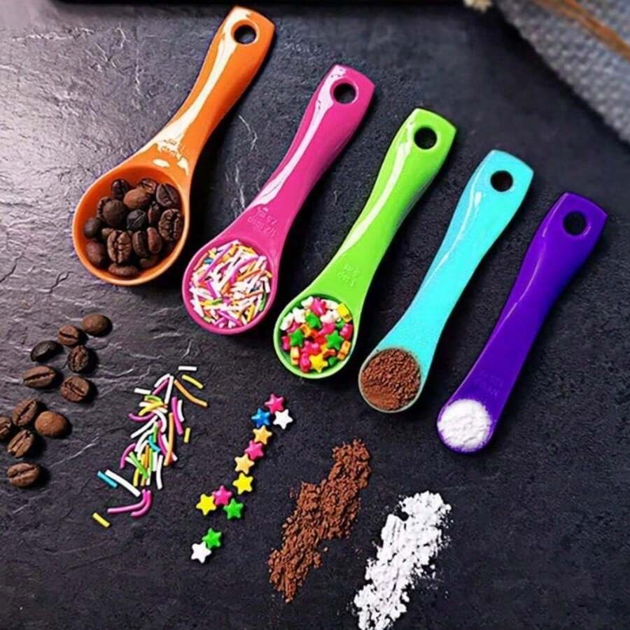5pcs Colorful Plastic Measuring Cups Set, Random Color Plastic Measuring Tools For Kitchen Baking - View 1