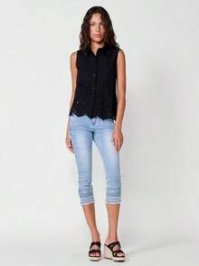 Koroshi Women's Short Sleeve Cotton Shirt With Floral Embroidery And Perforated Details – 100% Cotton Composition, Black, XS/S/M/L/XL. This Women's Short Sleeve Shirt From Koroshi Combines Elegance And Handcrafted Details In A Sophisticated And Versatile Garment. Made From 100% Cotton, It Offers A Lightweight, Breathable, And Comfortable Feel, Perfect For Any Occasion. - Black - View 6