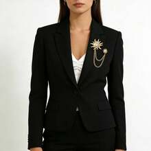 1枚经典奢华镶钻太阳形胸针，适合作为节日礼物，也可佩戴于派对、夜店和休闲场合。 - 彩色 - 查看 3