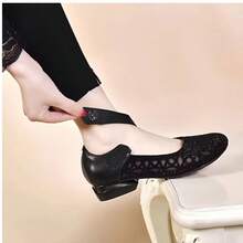 Women's Low Heel Hollow Out Shoes, Crystal Breathable Round Toe Mary Jane Retro Outdoor Shoes - Black - View 4