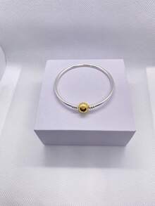 1件时尚女士圆形纽扣DIY吊坠蛇骨手链，适合日常搭配，是送给女性的完美节日礼物。 - 經典圓頭扣手鐲 - 查看 26