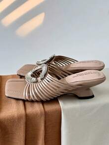 Sandalias tipo slide de lujo estilo resort francés para mujer, de tiras finas tejidas, punta abierta y hebilla redonda - Albaricoque - Ver 3