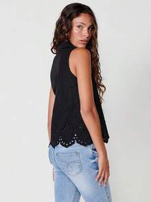 Koroshi Women's Short Sleeve Cotton Shirt With Floral Embroidery And Perforated Details – 100% Cotton Composition, Black, XS/S/M/L/XL. This Women's Short Sleeve Shirt From Koroshi Combines Elegance And Handcrafted Details In A Sophisticated And Versatile Garment. Made From 100% Cotton, It Offers A Lightweight, Breathable, And Comfortable Feel, Perfect For Any Occasion. - Black - View 3