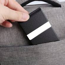 1个男士优雅黑色PU皮革名片夹，RFID屏蔽，磁吸式闭合，适合专业人士和旅行者 - 查看 9