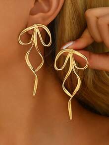A Pair Of Simple Long Gold Bow Ribbon Earrings For Women - Gold - View 1