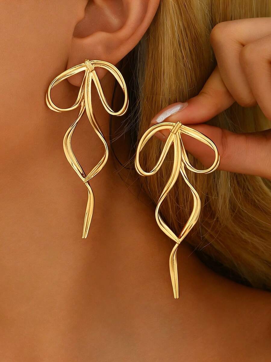 A Pair Of Simple Long Gold Bow Ribbon Earrings For Women - Gold - View 1