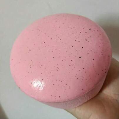 手工软面包捏捏乐玩具，多种款式，逼真柔软质感，独立包装，减压玩具，办公室解压神器，送给同事、朋友、家人的绝佳礼物，适合各种节日