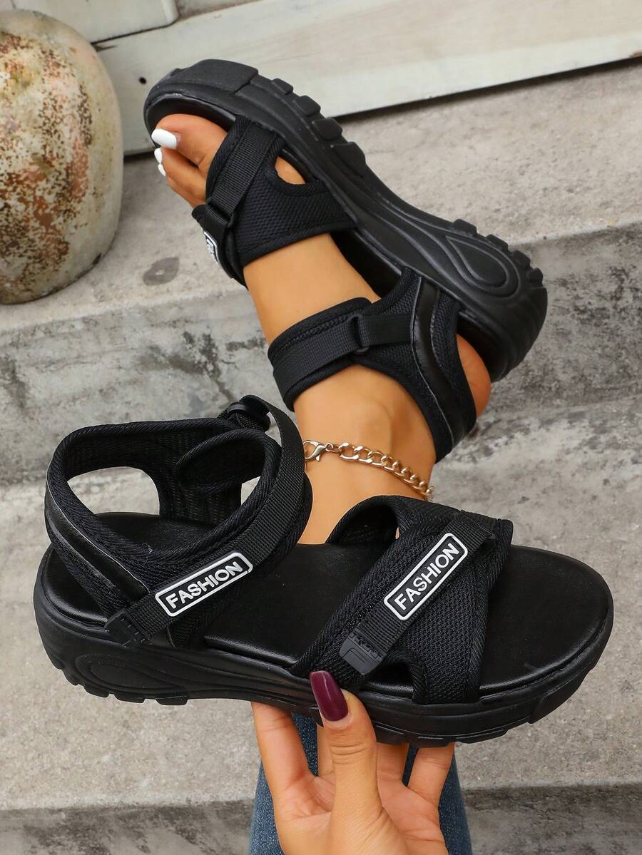 Sandal thể thao thời trang nữ, quai cài khóa dán, thiết kế chữ cái, hở mũi. - màu đen - Xem 1